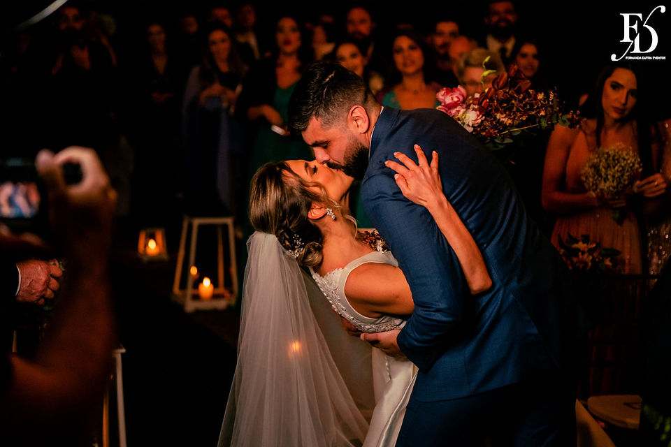 casamento com cerimônia ao ar livre em Porto Alegre realizado na Casa da Figueira, com decoração em tons de azul royal, estilo boho-chic, com toques botânicos, por Life Eventos Especiais - Fernanda Dutra e Ittalo Reis cerimonialistas em Porto Alegre