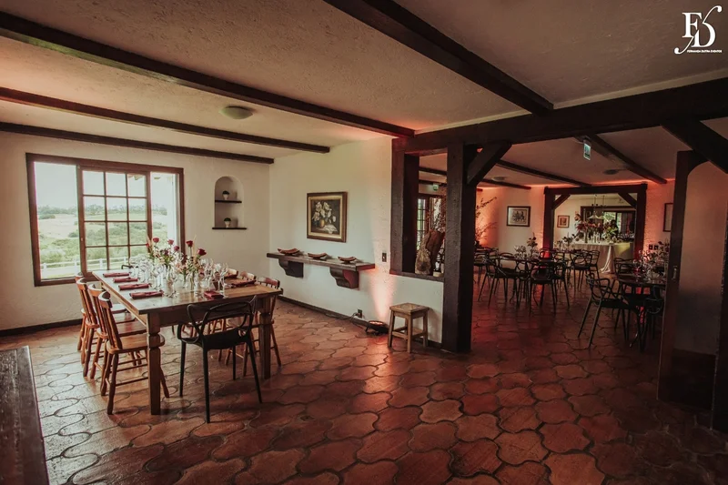 casamento organizado por life eventos especiais na estância das oliveiras em viamão com decoração campeira rústica e minimalista para um casal autêntico e cheio de personalidade