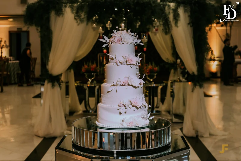casamento para 80 pessoas mini-weeding destination wedding em gramado com organização e cerimonial de fernanda dutra da life eventos especiais com cerimonia na Igreja São Pedro de Gramado Serra Gaúcha e recepção no Hotel Ritta Hoppner