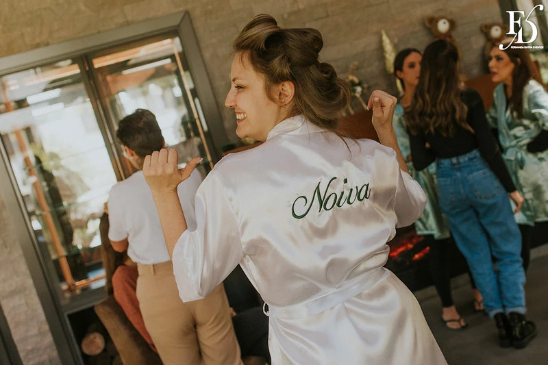 casamento destination wedding no hotel ritta hoppner em gramado com decoração clássica, elegante e botânica em tons de branco verde e fendi por life eventos especiais