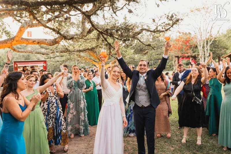 casamento diurno almoço de domingo em família no alto da capela pista de dança na rua