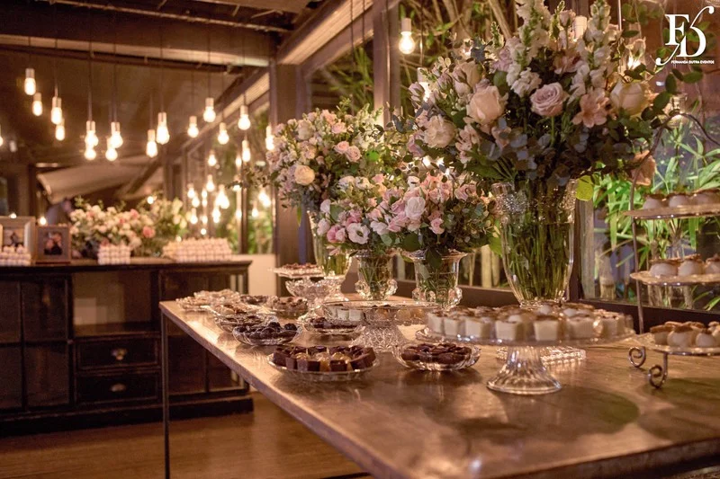 casamento mini-wedding realizado no Le Bistrot Gourmet em Porto Alegre com projeto de decoração delicado, romântico e elegante em tons pastéis