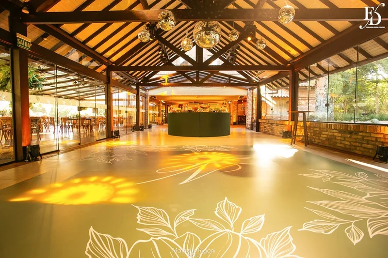 casamento elegante e sofisticado no alto da capela em porto alegre com decoração botânica greenery em verde e branco por life eventos especiais