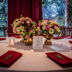 casamento realizado na casa da figueira em porto alegre com cerimônia ao ar livre e decoração estilo boho rústico chic com flores e paisagismo botânico com suculentas em tons de marsala verde e rosa por life eventos especiais assessoria e cerimonial para casamentos em porto alegre