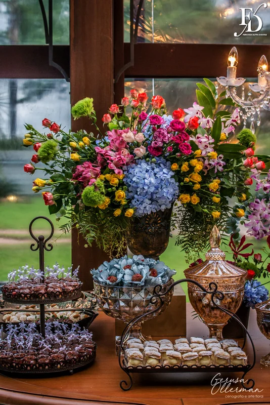 casamento diurno estilo destination wedding realizado em ivoti no interior do rs com cerimônia ao ar livre e recepção no salão principal do espaço da torre com decoração boho chic colorida botânica em tons de azul por life eventos especiais assessoria e cerimonial de casamentos em porto alegre