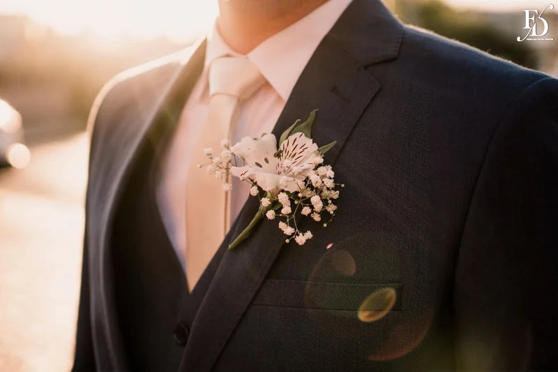 casamento com cerimônia na igreja sagrado coração de jesus em porto alegre e recepção elegante e intimista no le bistrot gourmet com decoração em verde, branco e prata