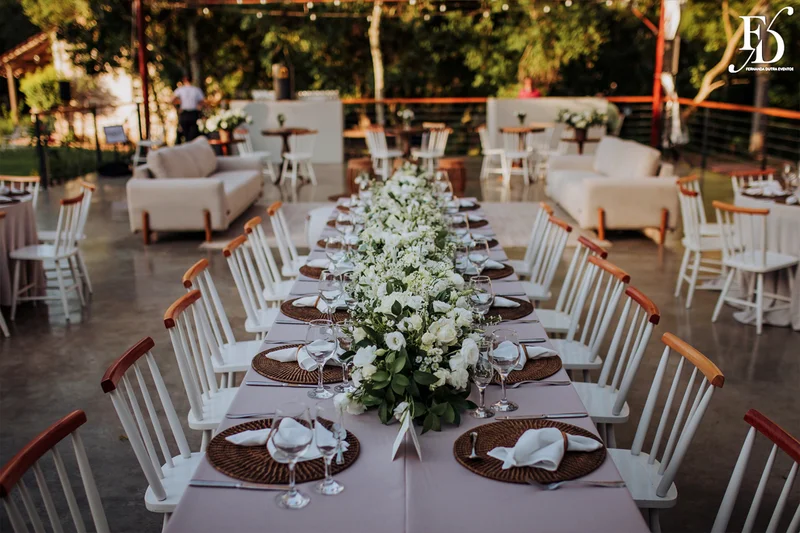 casamento realizado na casa na chácara em porto alegre mini-wedding intimista para 40 convidados com decoração clássica e elegante em branco e verde por life eventos especiais cerimonialistas em porto alegre