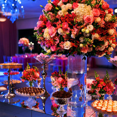 festa de 15 anos no party room em porto alegre com decoração moderna contemporânea cerejeiras telão led festa linda de 15 anos por life eventos especiais cerimonialista para festa de 15 anos