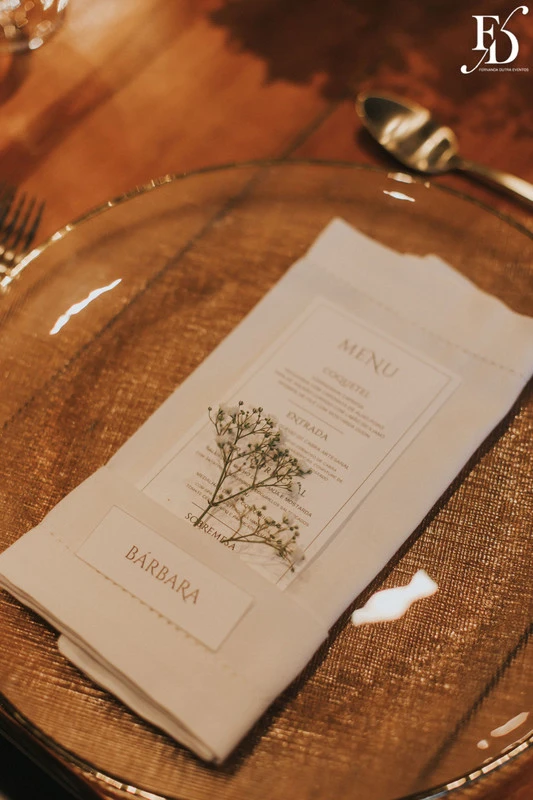 nano wedding elegante no Le Bistrot Gourmet com decoração old money estilo vintage