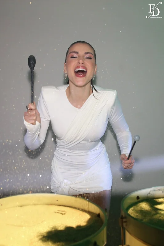 festa de aniversário de leissa hertzog com tema luz e sombra realizado no rossi parque panamby em porto alegre com decoração elegante e sofisticada