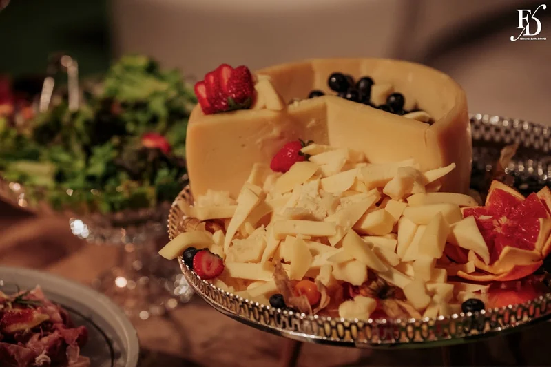 casamento no alto da capela em porto alegre com decoração elegante sofisticada delicada em verde e branco por life eventos especiais antepastos