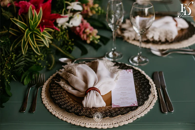 casamento diurno realizado em porto alegre rs no alto da capela por life eventos especiais cerimonialista wedding planner especializada em casamentos de alto padrão em porto alegre decoração boho chic botânica em tons de nude rosa e verde por life eventos especiais