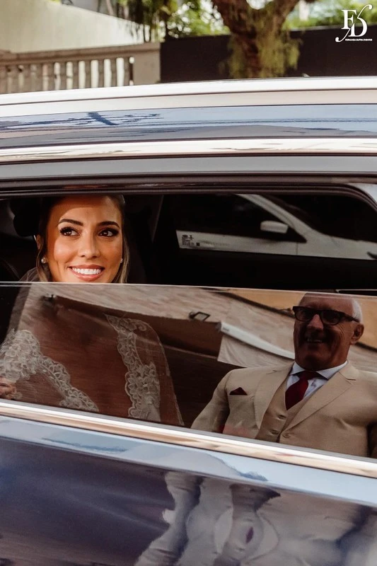 casamento mini-wedding realizado no lá nos fundos em porto alegre restaurante puppi baggio com decoração boho minimalista em verde e branco festa animada e descontraída com cerimonial de life eventos especiais cerimonialista de casamento em porto alegre 