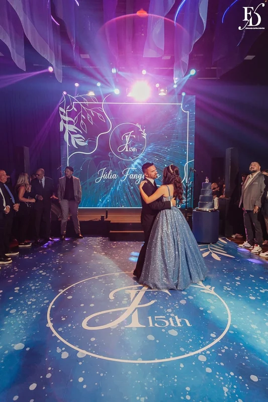 festa de 15 anos porto alegre na casa vetro com tema de aurora boreal