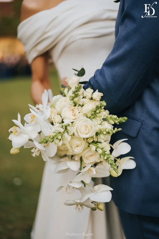 casamento elegante e sofisticado no alto da capela em porto alegre com decoração botânica greenery em verde e branco por life eventos especiais