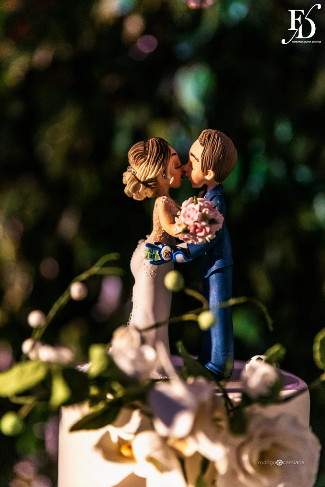 casamento do goleiro brenno do grêmio de porto alegre com a linda victoria fogazzi com uma cerimônia ao ar livre em porto alegre num lindo entardecer de verão e recepção em tons de marsala no salão principal da sede campestre da associação do ministério público por life eventos especiais cerimonialista em porto alegre