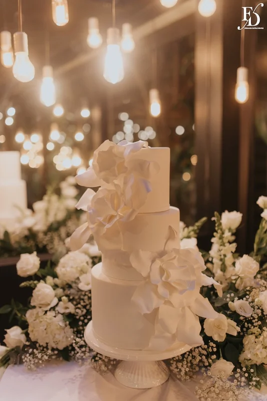 bolo de casamento moderno e com personalidade