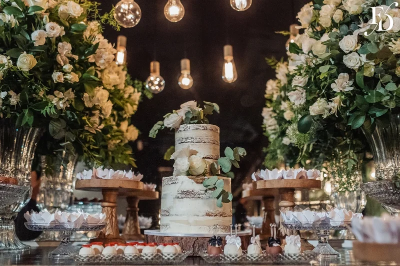 casamento em porto alegre realizado no le bistrot para 30 convidados no formato mini-wedding com decoração clássica elegante em verde branco e prata por life eventos especiais cerimonialista de casamento em porto alegre