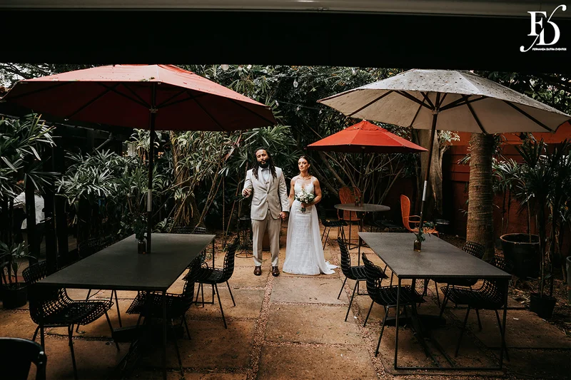 casamento realizado com almoço no le bistrot gourmet em porto alegre e após o almoço celebração de casamento no eat kitchen embarcadero com uma vista fantástica do rio guaíba um por-do-sol de cinema por life eventos especiais