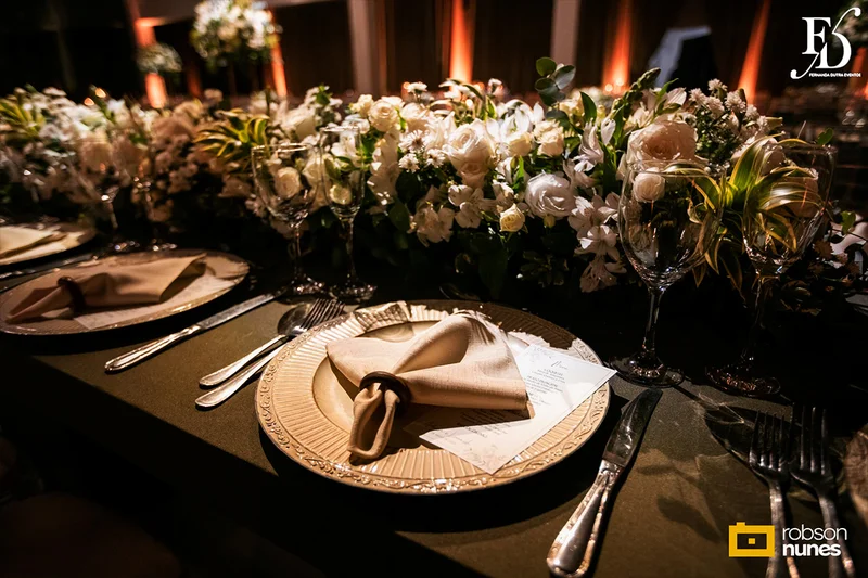 casamento com cerimônia e recepção no party room em porto alegre com projeto de decoração elegante e sofisticado em verde e branco estilo greenery por life eventos especiais cerimonial conduzido por fernanda dutra cerimonialista