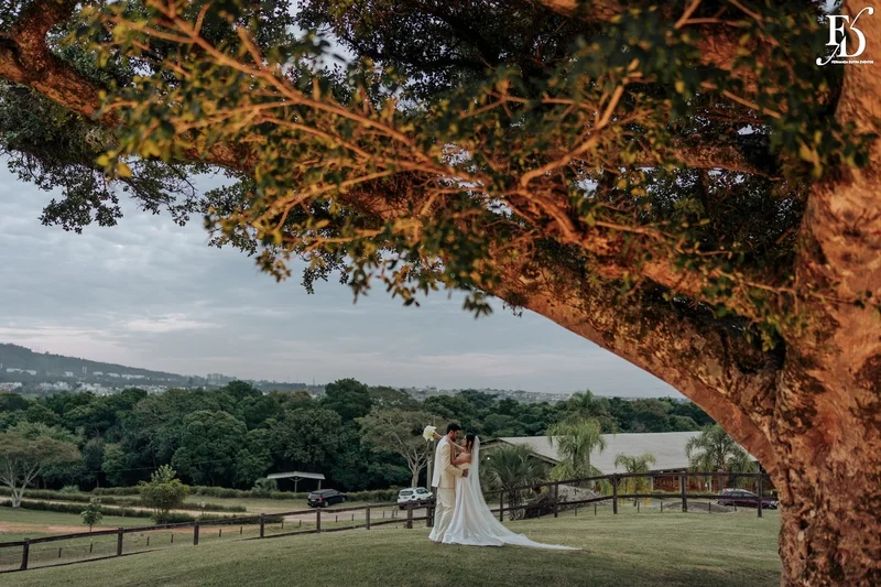 casamento no espaço paraíso em porto alegre cerimônia ao ar livre com decoração minimalista clean e delicada estilo pinterest por life eventos especiais