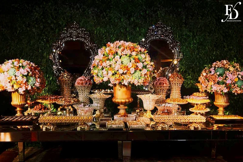 casamento luxuoso no clube veleiros do sul em porto alegre com decoração em dourado fechamento do teto em voil e espelhos venezianos cerimônia na igreja santa teresinha e santíssimo sacramento na redenção com organização e cerimonial de fernanda dutra da life eventos especiais organizadora de eventos em porto alegre