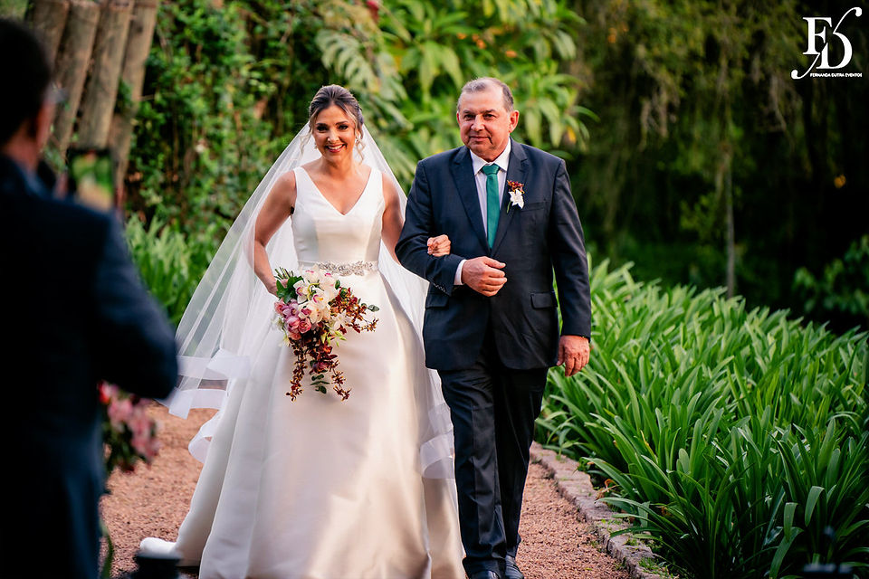 casamento com cerimônia ao ar livre em Porto Alegre realizado na Casa da Figueira, com decoração em tons de azul royal, estilo boho-chic, com toques botânicos, por Life Eventos Especiais - Fernanda Dutra e Ittalo Reis cerimonialistas em Porto Alegre