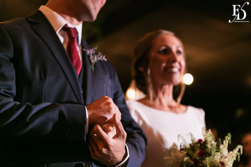 casamento realizado no vale dos vinhedos no rio grande do sul no formato destination wedding nos vinhedos gaúchos com cerimônia ao ar livre e recepção no salão principal do mamma gemma tratoria em bento gonçalves por fernanda dutra cerimonialista da life eventos especiais de porto alegre