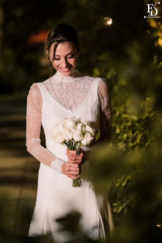 casamento com cerimônia na igreja sagrado coração de jesus em porto alegre e recepção elegante e intimista no le bistrot gourmet com decoração em verde, branco e prata
