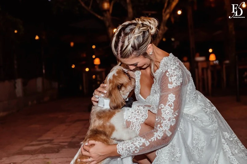 casamento mini-wedding realizado no lá nos fundos em porto alegre restaurante puppi baggio com decoração boho minimalista em verde e branco festa animada e descontraída com cerimonial de life eventos especiais cerimonialista de casamento em porto alegre 