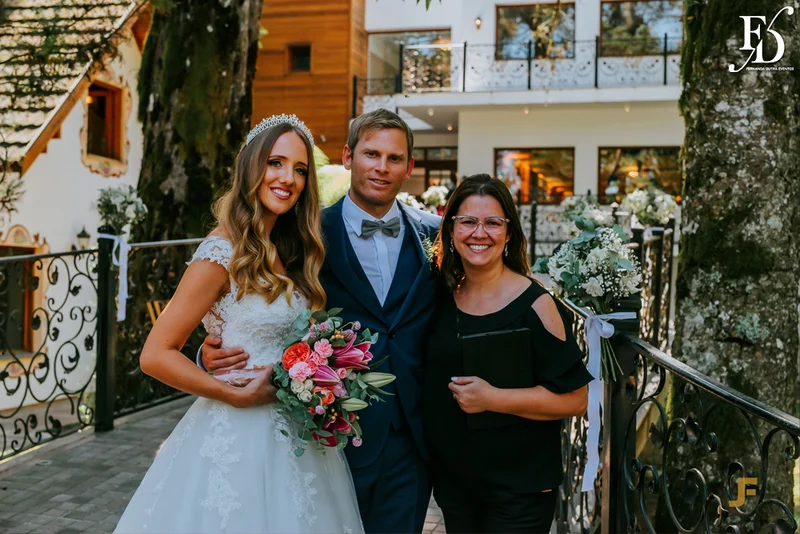 casamento para 80 pessoas mini-weeding destination wedding em gramado com organização e cerimonial de fernanda dutra da life eventos especiais com cerimonia na Igreja São Pedro de Gramado Serra Gaúcha e recepção no Hotel Ritta Hoppner