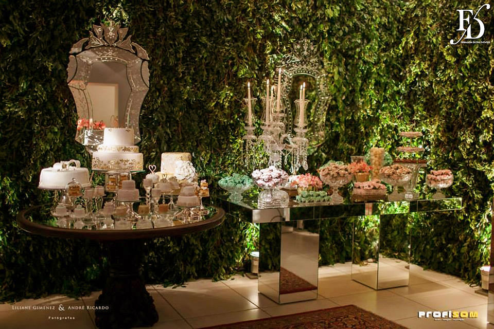 casamento com cerimônia na igreja metodista wesley e recepção no maison carlos gomes em porto alegre com decoração luxuosa elegante e sofisticada por life eventos especiais organização de eventos em porto alegre