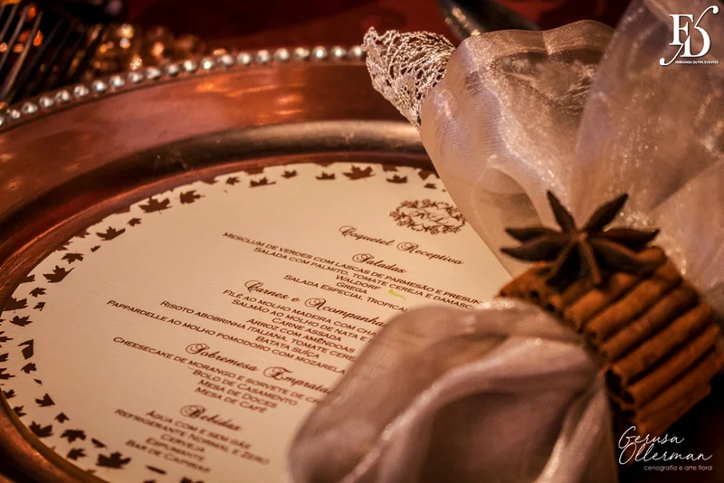 casamento com cerimônia na igreja nossa senhora da conceição igreja matriz de são leopoldo e festa no espaço tao em novo hamburgo com decoração outonal em tons terrosos marsala laranja e amarelo num projeto luxuoso sofisticado e elegante por fernanda dutra cerimonialista em porto alegre por life eventos especiais