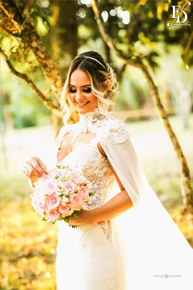 casamento do goleiro brenno do grêmio de porto alegre com a linda victoria fogazzi com uma cerimônia ao ar livre em porto alegre num lindo entardecer de verão e recepção em tons de marsala no salão principal da sede campestre da associação do ministério público por life eventos especiais cerimonialista em porto alegre