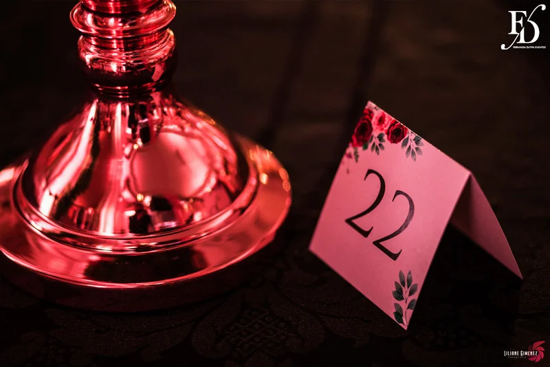 casamento com cerimônia na igreja santa teresinha da josé bonifácio em porto alegre e santissimo sacramento e recepção no salão dos espelhos do clube do comércio na andradas por life eventos especiais com decoração elegante sofisticada e luxuosa em porto alegre assessoria e cerimonial de eventos