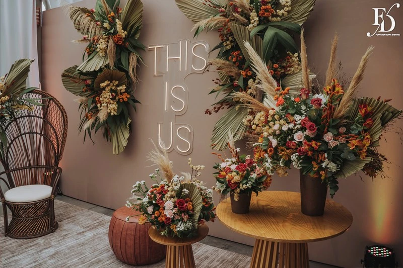 casamento no espaço paraiso em porto alegre viamão alvorada com decoração moderna boho rustico-chic em tons terrosos por life eventos especiais neon cenário fotos