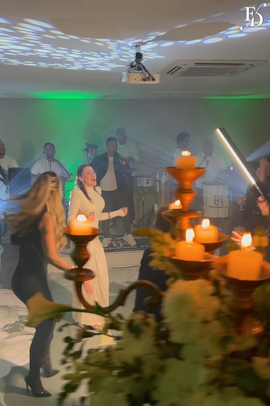 festa de aniversário de leissa hertzog com tema luz e sombra realizado no rossi parque panamby em porto alegre com decoração elegante e sofisticada