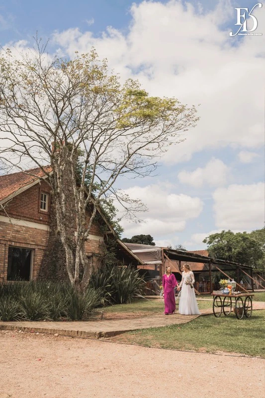 casamento diurno almoço de domingo em família no alto da capela cerimônia ao ar livre