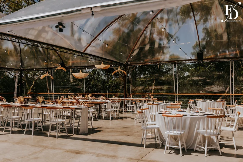 casamento divertido e animado na casa na chácara, em porto alegre; um casal jovem, despojado, que queria celebrar esse momento com um rodízio de pizza - casamento com pizza - decoração estilo boho wedding em tons terrosos cerimonial de life eventos especiais