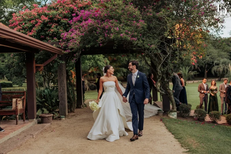 casamento no alto da capela em porto alegre com decoração elegante sofisticada delicada em verde e branco por life eventos especiais cerimônia ao ar livre