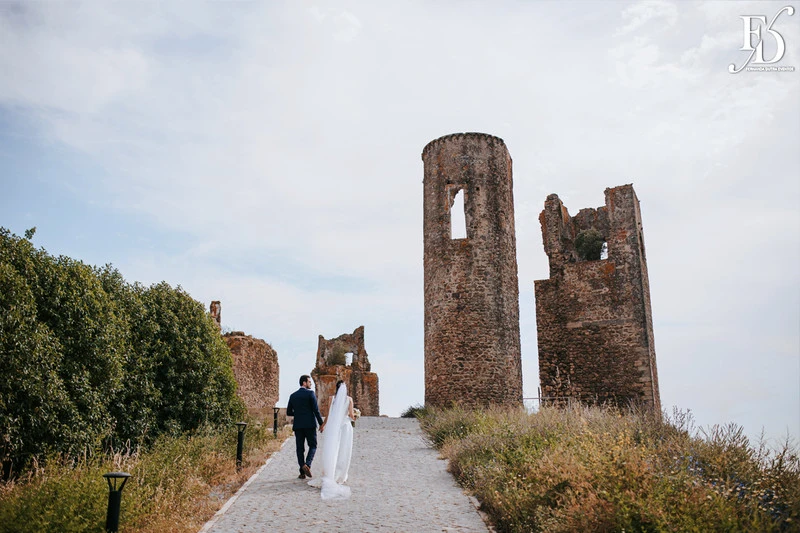 casamento realizado no convento do espinheiro em evora, portugal, organizado por life eventos especiais destination wedding portugal elopement wedding casamento religioso em portugal casamento de brasileiros em portugal castelo de montemor o novo