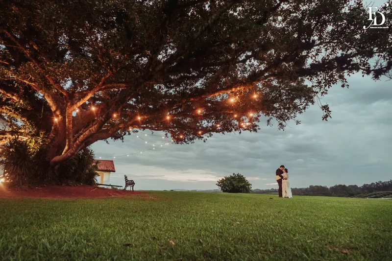 casamento organizado por life eventos especiais na estância das oliveiras em viamão com decoração campeira rústica e minimalista para um casal autêntico e cheio de personalidade