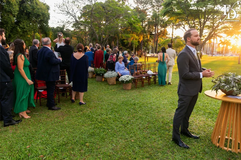casamento a beira do rio guaiba em porto alegre no clube veleiros do sul com decoração botânica greenery sofisticada moderna e elegante por life eventos especiais assessoria e cerimonial de casamento em porto alegre casamentos de luxo