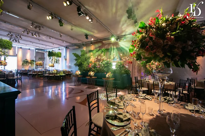 casamento com cerimônia na igreja santa teresinha do menino jesus e festa e recepção na casa vetro em Porto Alegre com organização e cerimonial de fernanda dutra da life eventos especiais cerimonialista em porto alegre