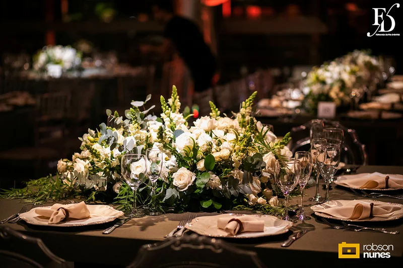 casamento com cerimônia e recepção no party room em porto alegre com projeto de decoração elegante e sofisticado em verde e branco estilo greenery por life eventos especiais cerimonial conduzido por fernanda dutra cerimonialista