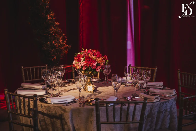 casamento com cerimônia no salão da casa vetro em porto alegre com decoração sofisticada luxuosa requintada com inspiração francesa por life eventos especiais cerimonialista em porto alegre especializada em casamento