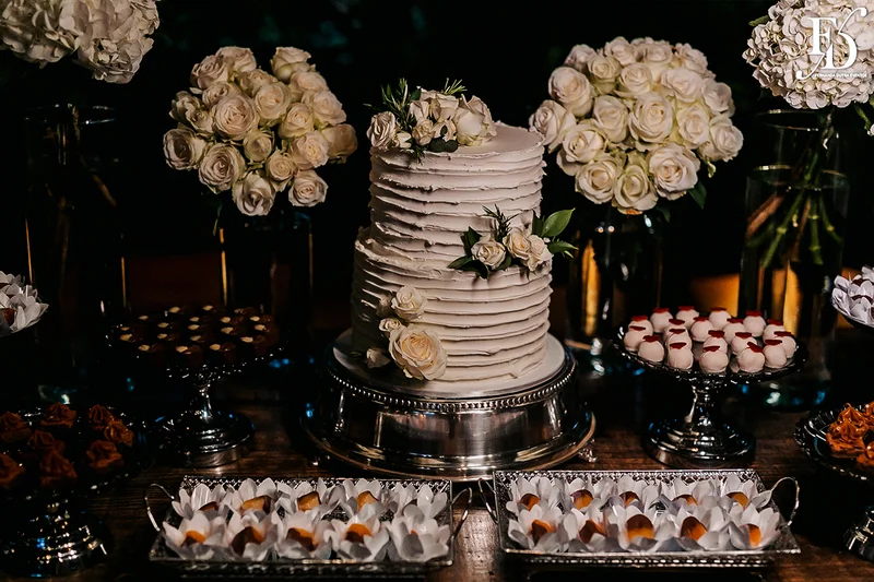 casamento mini-wedding 30 convidados porto alegre decoração clássica elegante verde branco prata le bistrot gourmet life eventos especiais