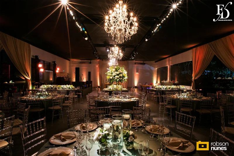 casamento com cerimônia e recepção no party room em porto alegre com projeto de decoração elegante e sofisticado em verde e branco estilo greenery por life eventos especiais cerimonial conduzido por fernanda dutra cerimonialista