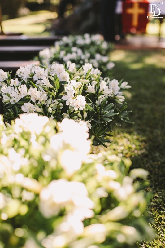 casamento com cerimônia ao ar livre em porto alegre casamento no alto da capela com decoração afetiva e delicada por life eventos especiais