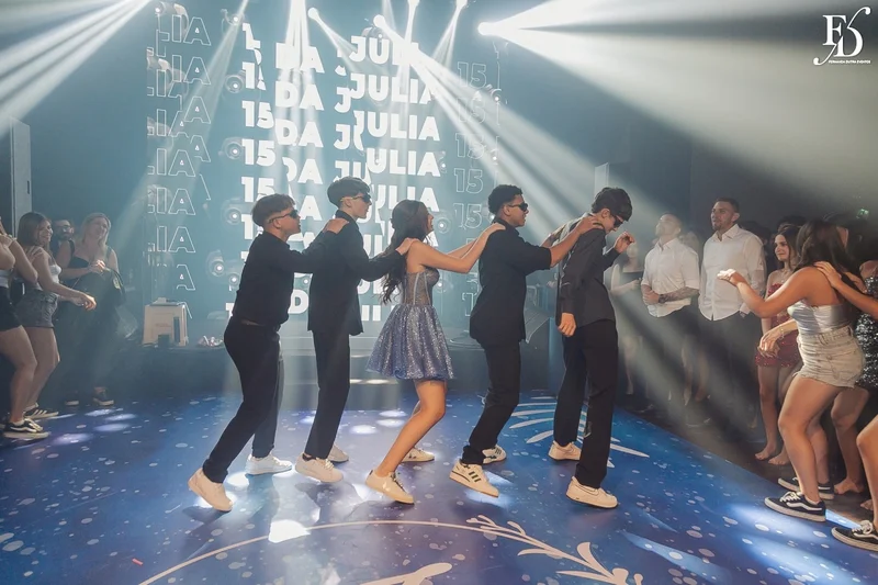 festa de 15 anos porto alegre na casa vetro com tema de aurora boreal